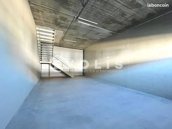Local d'activité 2 187 m²