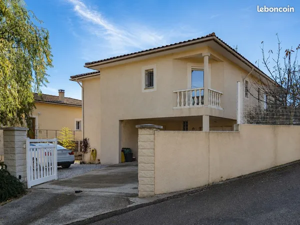 Villa familialle climatisée 147m3, 3 chambres, veranda, terrasse, grand garage à Hérépian /Lamalou-l