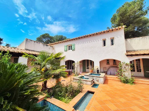 Maison 6 pièces 300 m²