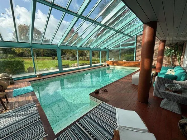 Maison 7 pièces 233 m²