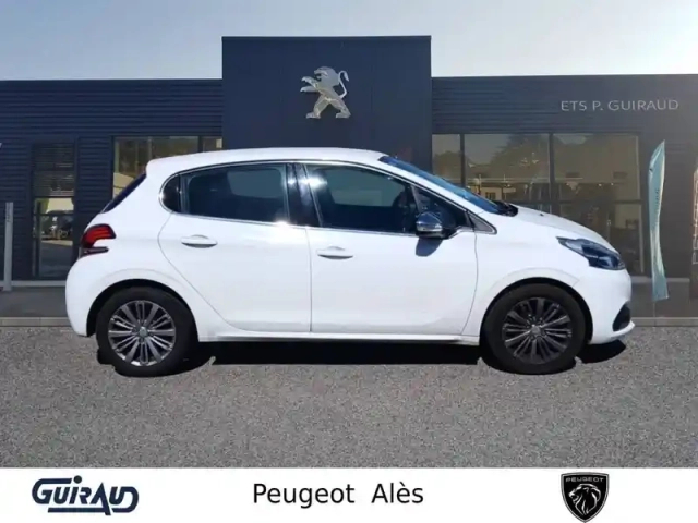 Peugeot 208 1.2 puretech 110ch s&amp;s bvm5 — photo 4
