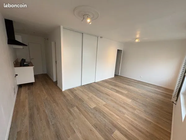 🏡 maison rénovée - 2 chambres - garage - cave & jardin clôturé