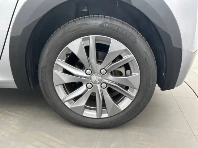 Peugeot 208 electrique 50 kwh 136ch — photo 34