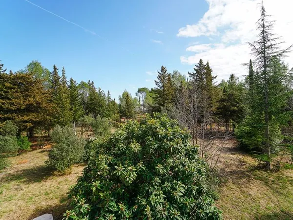 Terrain 500 m²