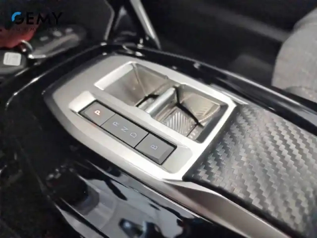 Peugeot 2008 electrique 50 kwh 136 ch — photo 50