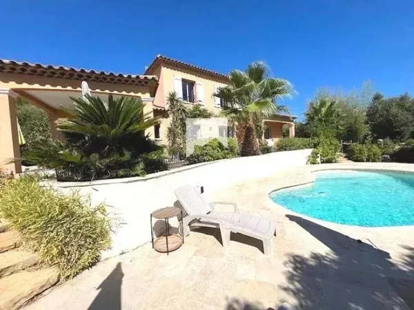 MAISON 7 pièces à La Crau - 15 minutes de Hyères