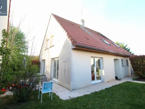 A VENDRE MAISON TYPE 6 DIJON COTAUX DU SUZON