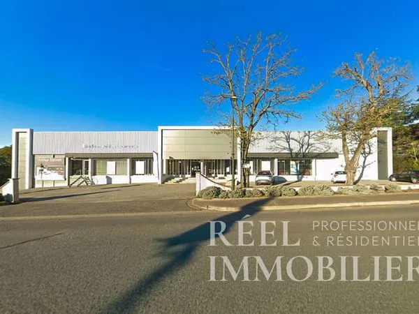 Local commercial de 480 m² avec excellente visibilité à Gimont
