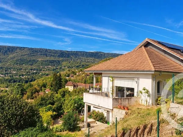 Maison 8 pièces 195 m²