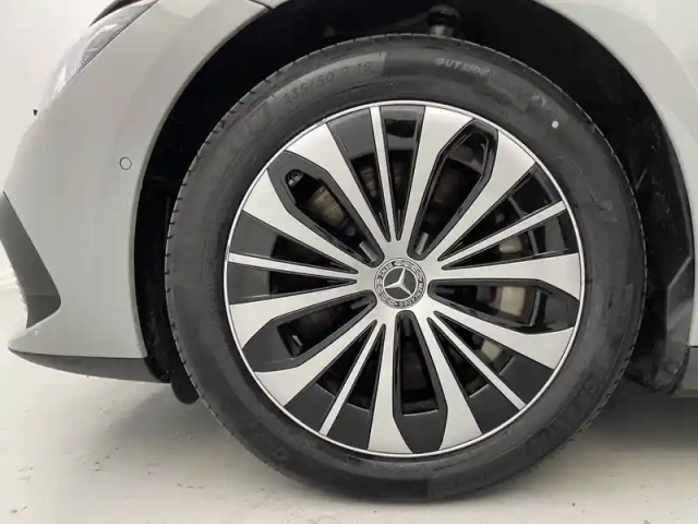 Mercedes Classe E eqe 300 — photo 19