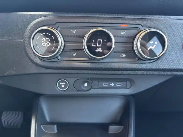 Renault Twingo e-tech electrique 80 ch autonomie urbaine — photo 12
