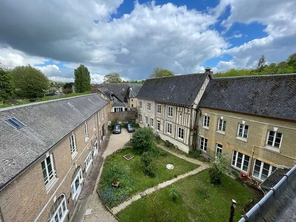 Maison 37 pièces 1593 m²