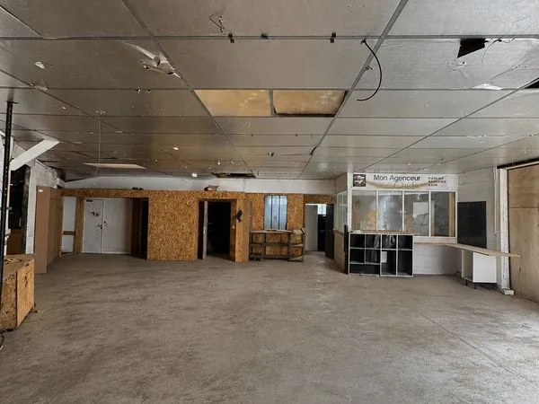 Local 130 m² Le Mans