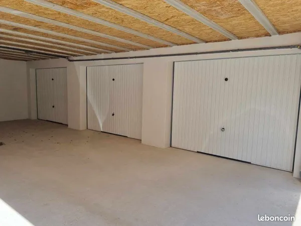Garage / Box Saint Laurent d'Aigouze