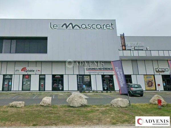 Local commercial 302 m²