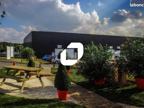 Local d'activité 1 756 m²