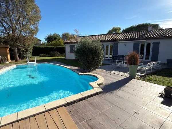 Maison T4 de plain-pied avec piscine