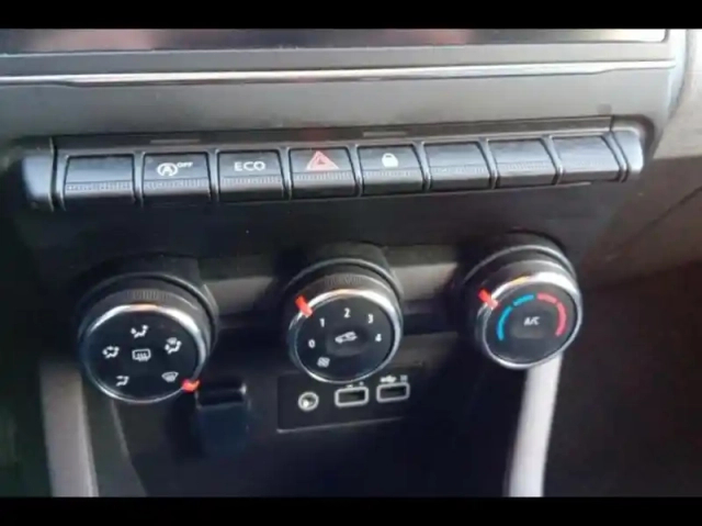 Renault Clio 1.0 tce 90ch evolution - 24 — photo 14