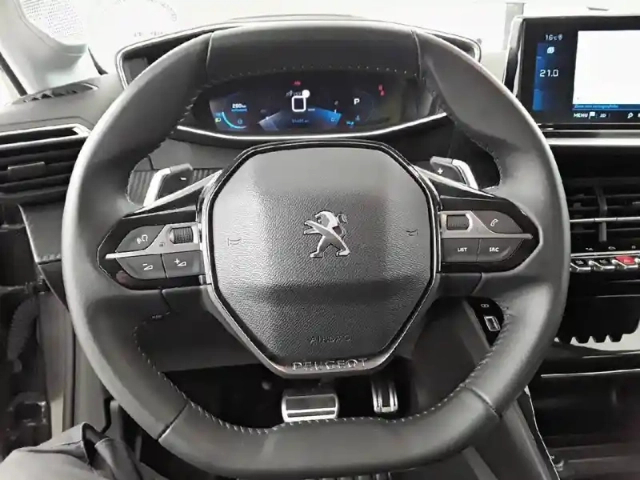 Peugeot 208 puretech 100 s&amp;s eat8 — photo 9