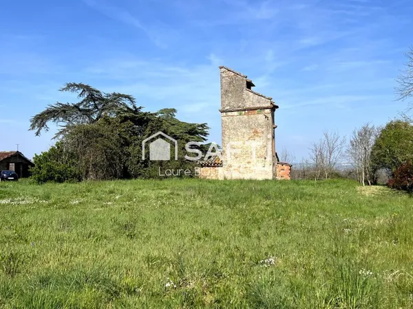 Terrain à bâtir 1568 m² avec pigeonnier - Vacquiers