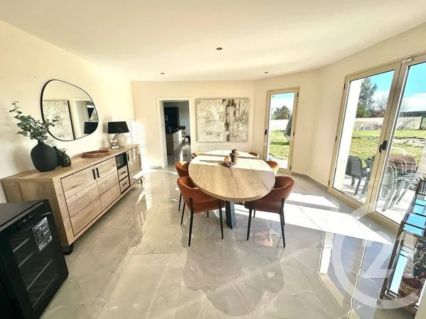Maison 10 pièces 340 m²