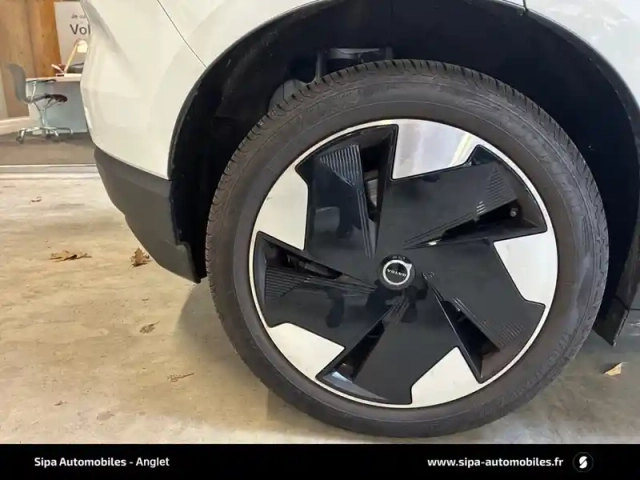 Volvo Ex30 single extended range 272 ch 1edt — photo 13