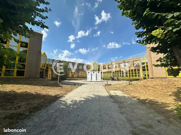 Local bureaux 147 m²