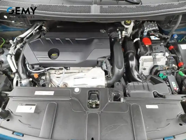 Peugeot 3008 hybrid 225 e-eat8 — photo 28