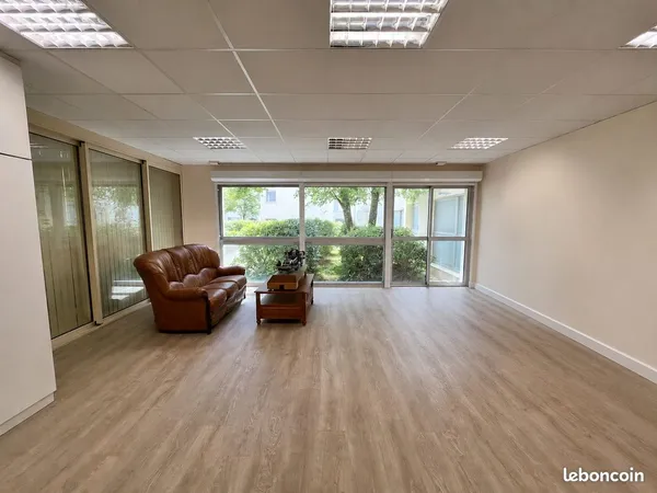 Bureaux 106 m² Vannes