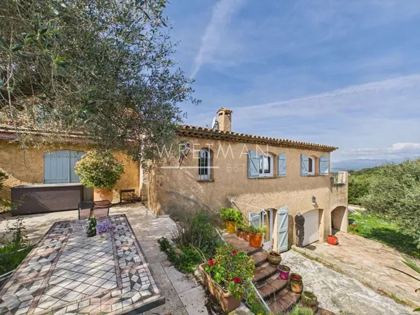 Maison 7 pièces 251 m²