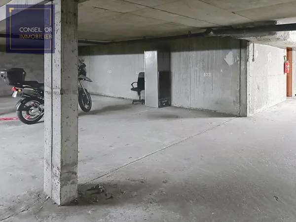 Stationnement Vente Saint-Genis-Laval   6000€