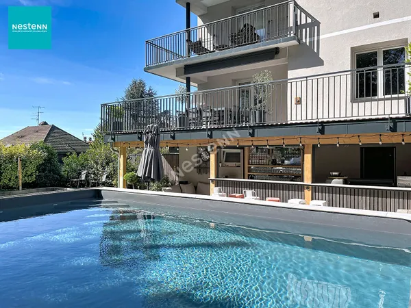 ANNECY-LE-VIEUX _ Maison de ville en duplex 8 pièces, de 170 m², avec jardin, piscine et garage, à v