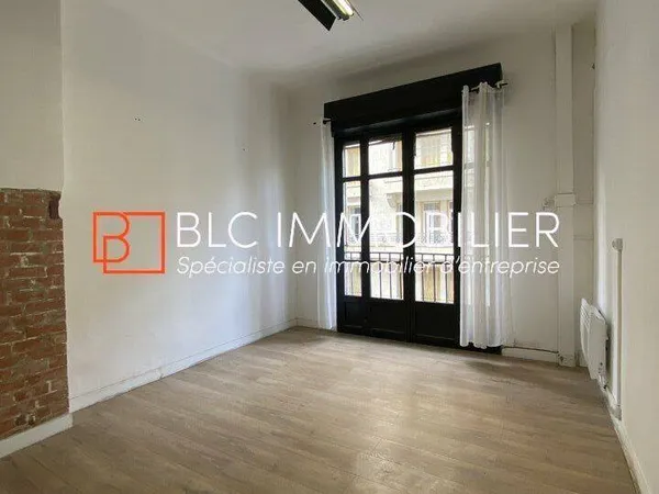 Local commercial 225 m²
