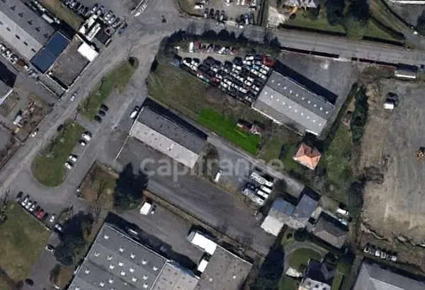 Maison avec terrain dans zone industrielle
