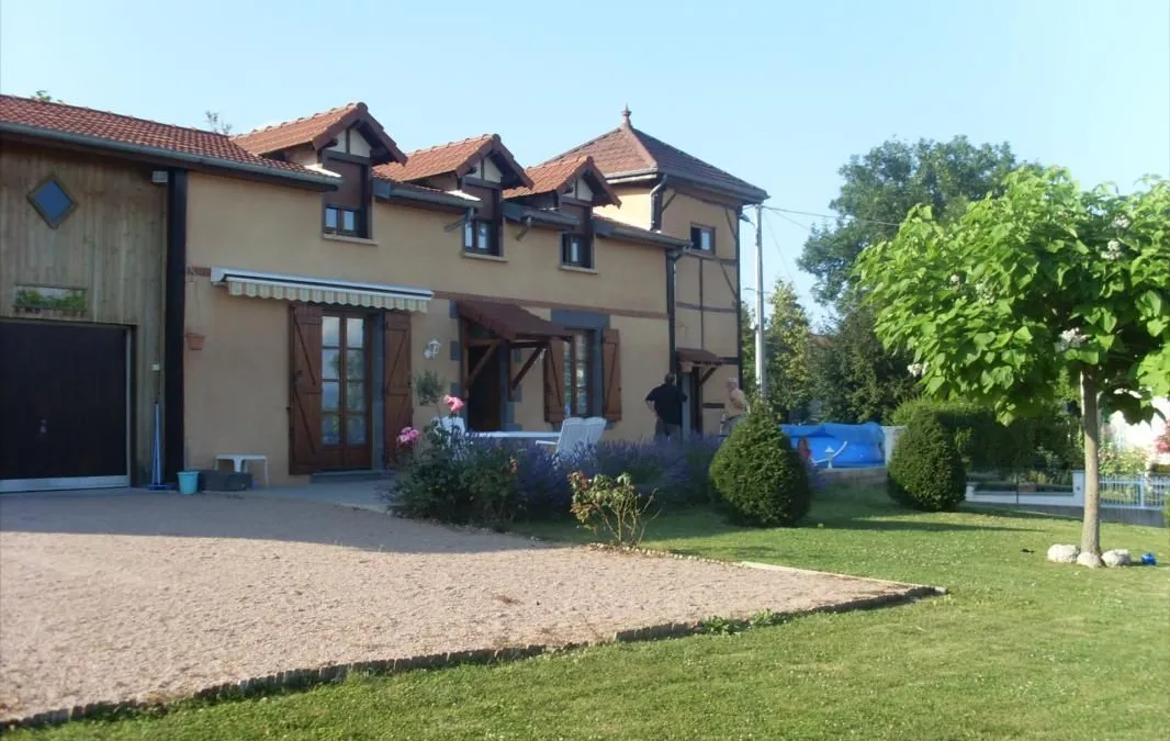 Photo 1