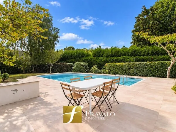 Maison 10 pièces 171 m²
