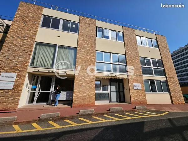 Bureaux 143 m²