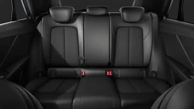 Audi Q2 35 tfsi 150 s tronic 7 — photo 18