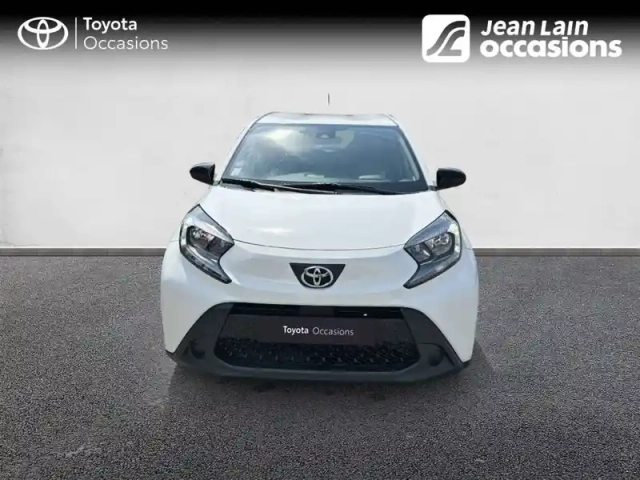 Toyota Aygo x 1.0 vvt-i 72 s-cvt — photo 2