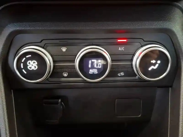 Dacia Sandero eco-g 100 — photo 28