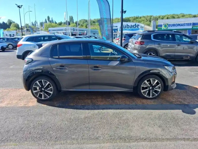Peugeot 208 puretech 100 s&amp;s eat8 — photo 4
