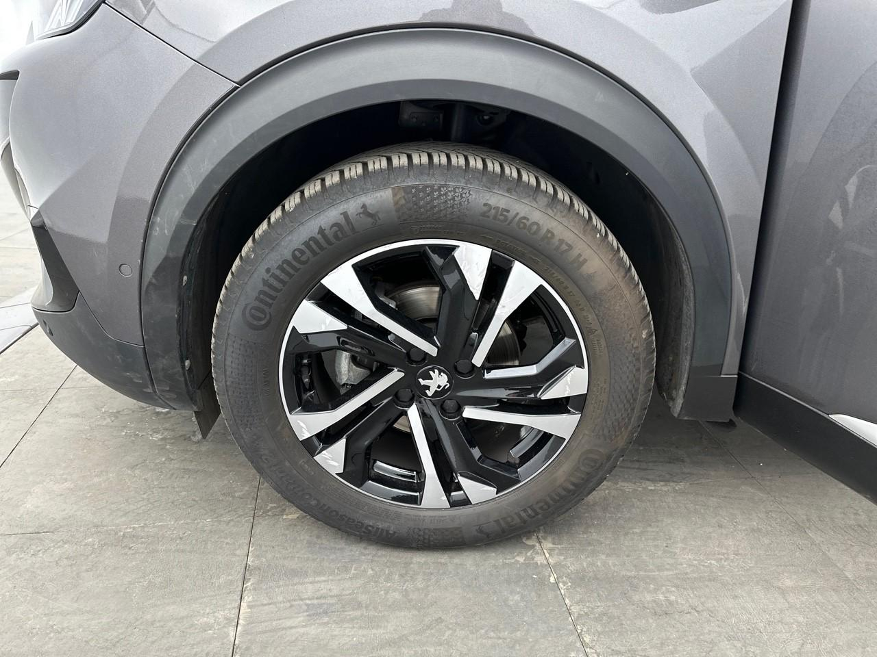 Peugeot 2008 puretech 130 s&s eat8 gt — photo 14