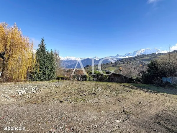 Terrain 703 m² Combloux
