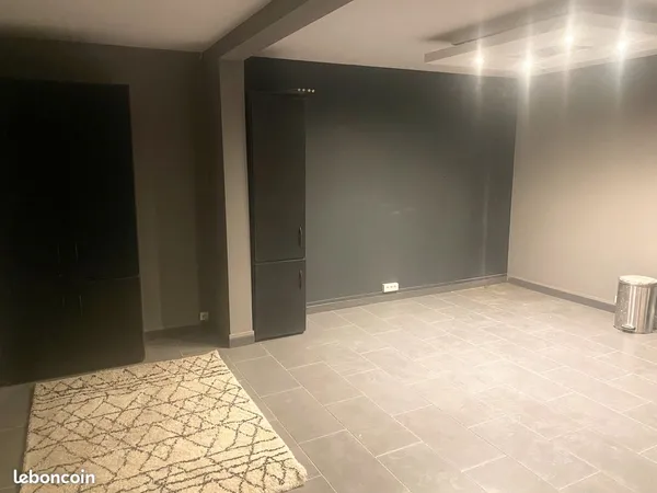25 m² - Local / réserve / espace de stockage partagé - Centre Aix-en-Provence