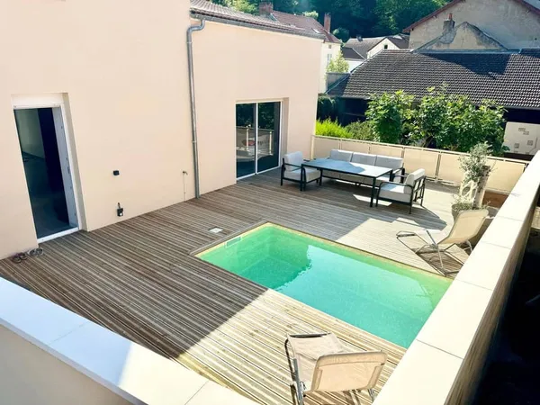Maison 5 pièces 160 m²