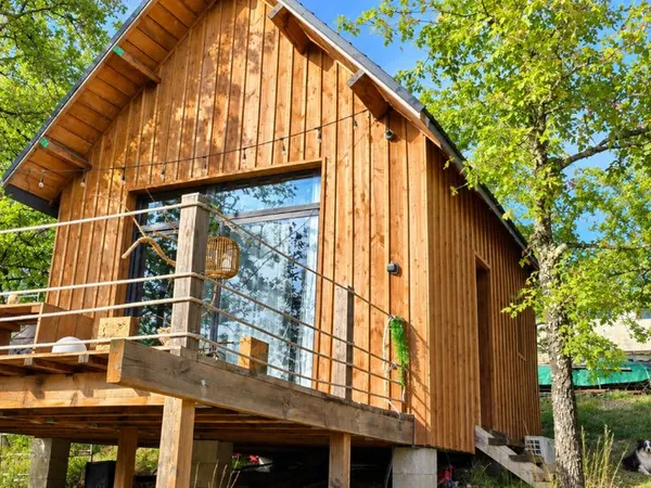 Cabane chalet à la campagne