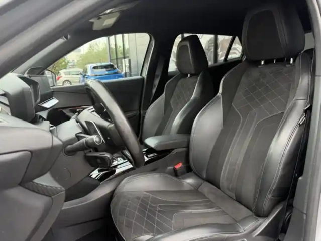 Peugeot 2008 ii 1.2 pt 155 s&amp;s eat8 gt — photo 18