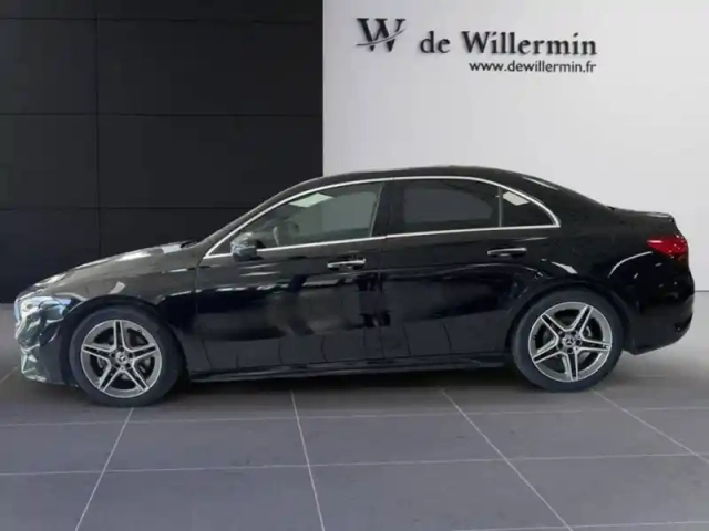 Mercedes Classe A 200 d berline amg line — photo 8