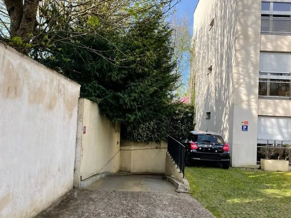 Parking 13 m²