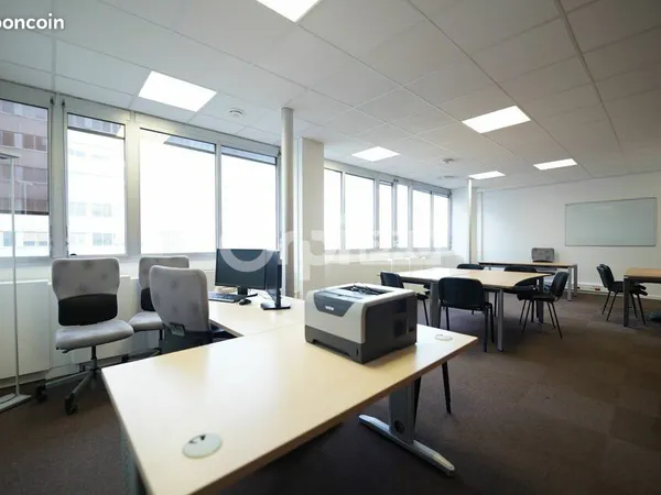 Bureau 83 m²